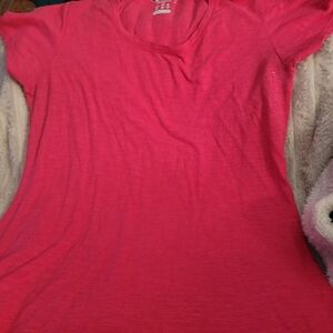 Champion Vivid Pink Gym Tee Size M Rayon/Cotton 16" Pit To Pit